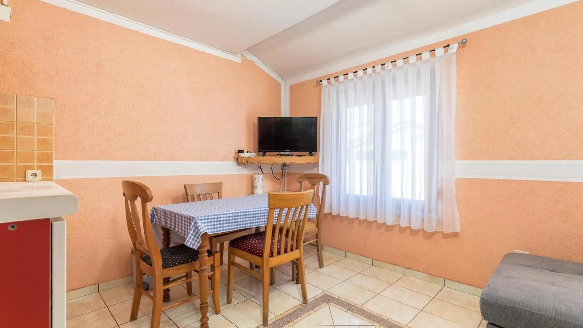 Apartment Ferienwohnung Fuer 4 Personen Ca 40 Qm In Fazana-Surida, Istrien Istrische Riviera Valbandon